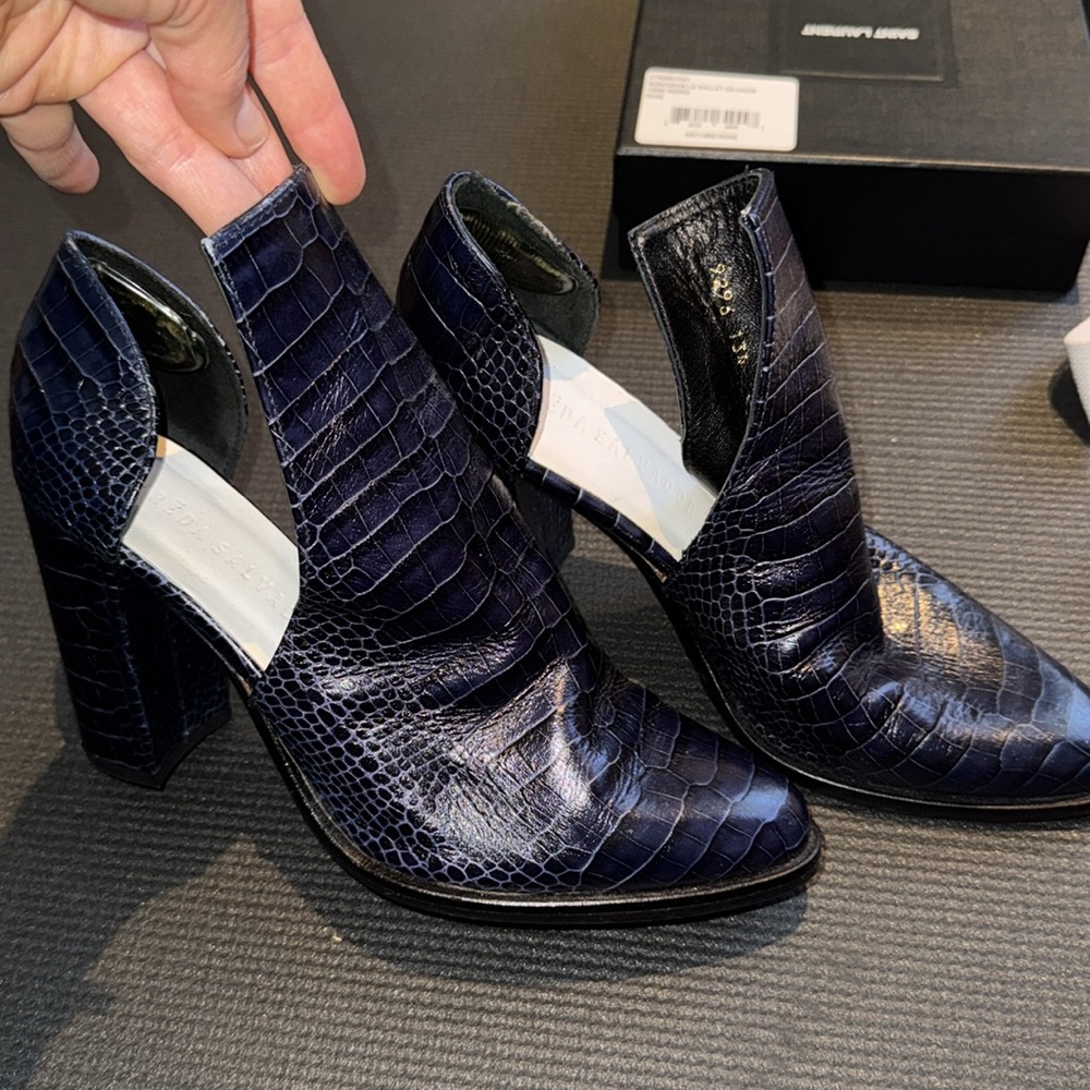 Freda Salvador Blue Crocodile Heels 8.5 (39)